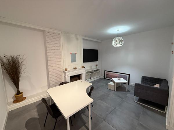 Maison d'habitation divisé en 3 appartements