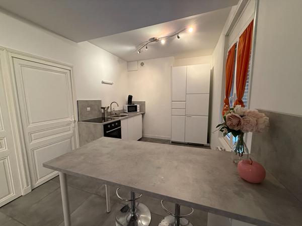 Maison d'habitation divisé en 3 appartements