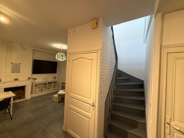 Maison d'habitation divisé en 3 appartements