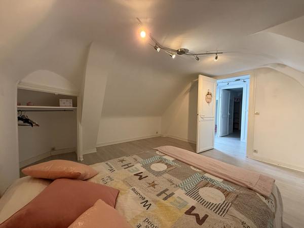 Maison d'habitation divisé en 3 appartements