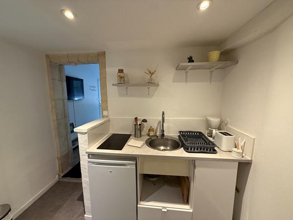 Maison d'habitation divisé en 3 appartements