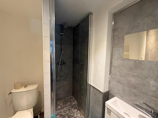 Maison d'habitation divisé en 3 appartements