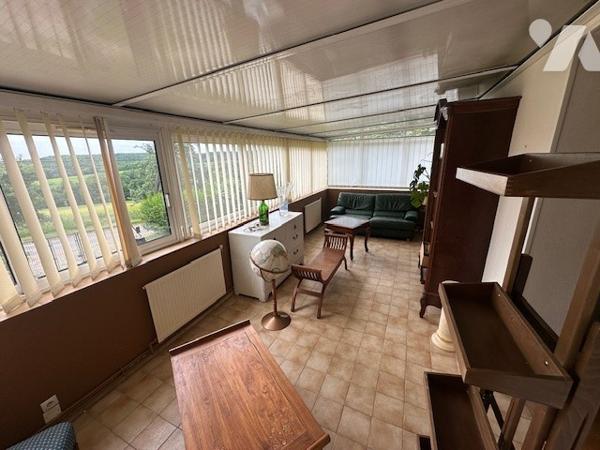 Une Maison avec un beau jardin à PONT SUR YONNE