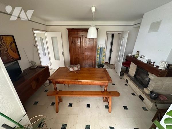 Une Maison avec un beau jardin à PONT SUR YONNE