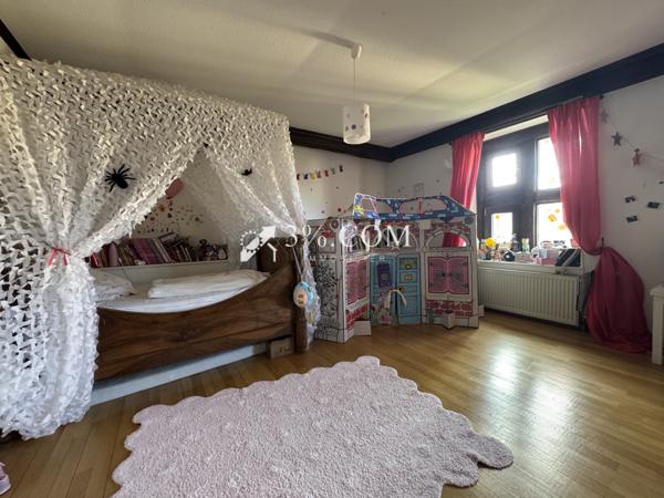 Maison 7 pièce(s) 5 chambre(s) 290 m²