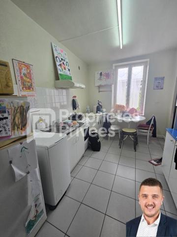 Immeuble Hirson 8 pièce(s) 120 m2