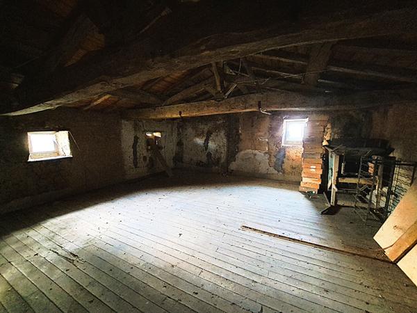 MAISON EN PIERRE DE 91M² A RENOVER- SAINT FULGENT