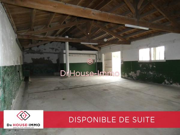 Parking / Box à vendre de 140 m²