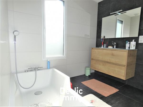 Vente maison individuelle Belleville sur vie, 152m² 6 pièces 369 950€ avec garage