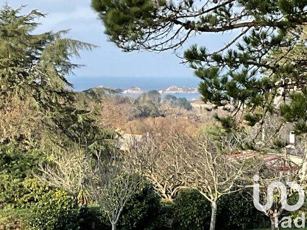 Demeure 7 pièces de 167 m² à Pleumeur-Bodou (22560)