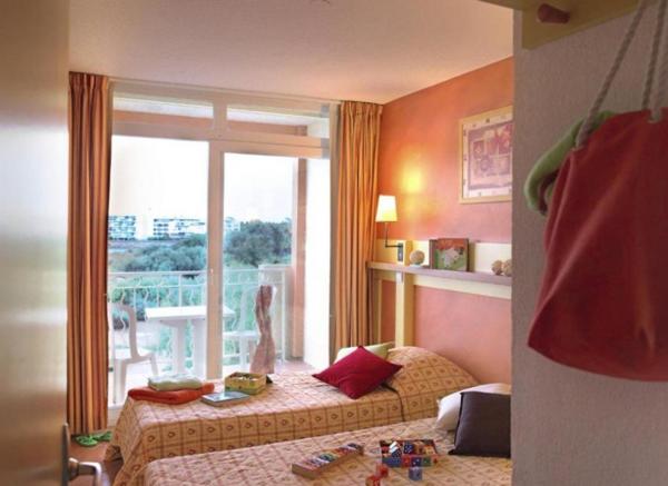 INVESTISSEMENT LOCATIF – GRAU DU ROI – Résidence de Tourisme SOWELL Family Grau du Roi – 6,18 % de rentabilité