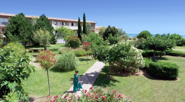 INVESTISSEMENT LOCATIF – GRAU DU ROI – Résidence de Tourisme SOWELL Family Grau du Roi – 6,18 % de rentabilité