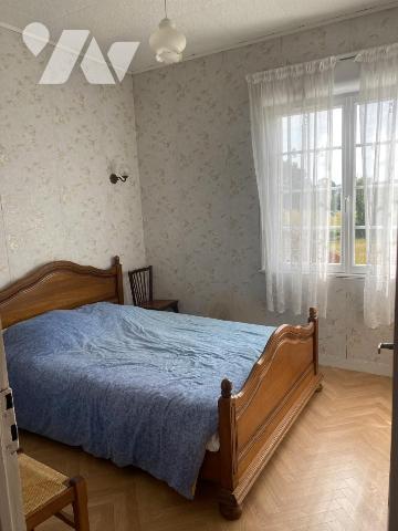 MAISON avec BATIMENTS ET TERRAIN