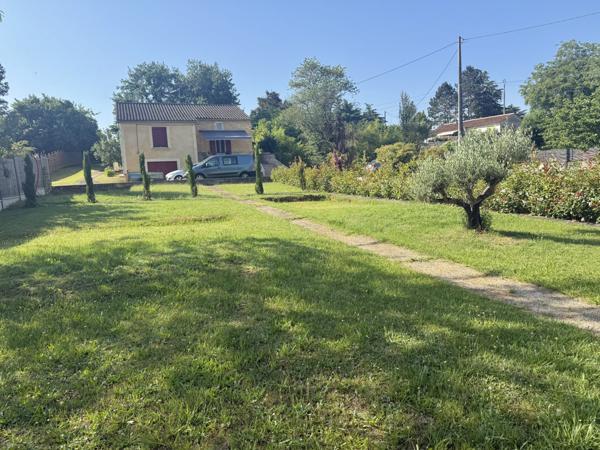 Saint-Vite (47500) LOT ET GARONNE Saint Vite Maison en pierre avec 3 chambres, maison des ami et jardin