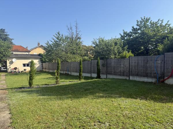 Saint-Vite (47500) LOT ET GARONNE Saint Vite Maison en pierre avec 3 chambres, maison des ami et jardin