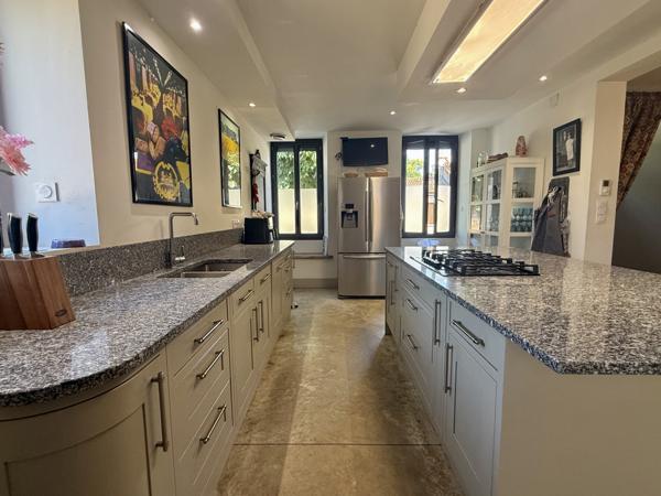 Saint-Vite (47500) LOT ET GARONNE Saint Vite Maison en pierre avec 3 chambres, maison des ami et jardin