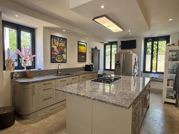 Saint-Vite (47500) LOT ET GARONNE Saint Vite Maison en pierre avec 3 chambres, maison des ami et jardin