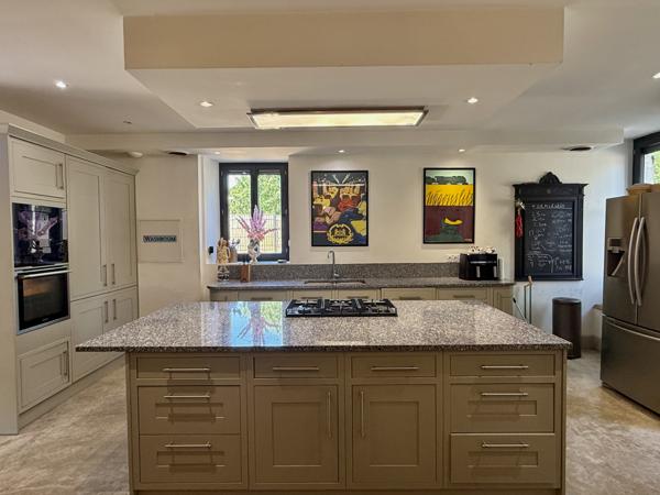 Saint-Vite (47500) LOT ET GARONNE Saint Vite Maison en pierre avec 3 chambres, maison des ami et jardin