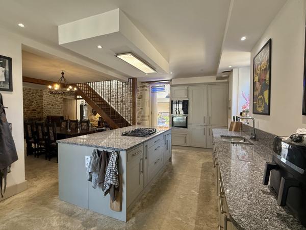 Saint-Vite (47500) LOT ET GARONNE Saint Vite Maison en pierre avec 3 chambres, maison des ami et jardin