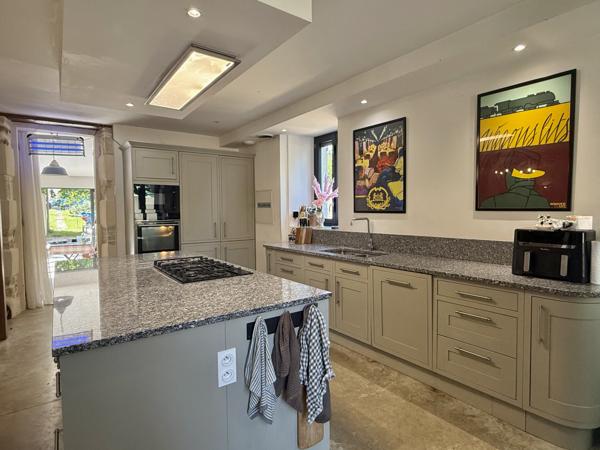 Saint-Vite (47500) LOT ET GARONNE Saint Vite Maison en pierre avec 3 chambres, maison des ami et jardin