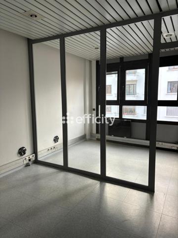 Bureau 8 pièces - 129 m²