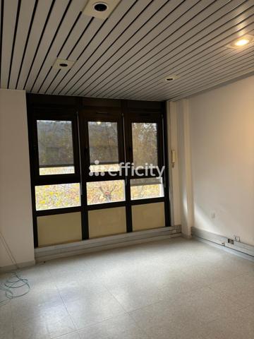 Bureau 8 pièces - 129 m²