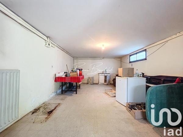 Maison traditionnelle 5 pièces de 140 m² à Vayres (33870)