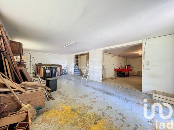 Maison traditionnelle 5 pièces de 140 m² à Vayres (33870)