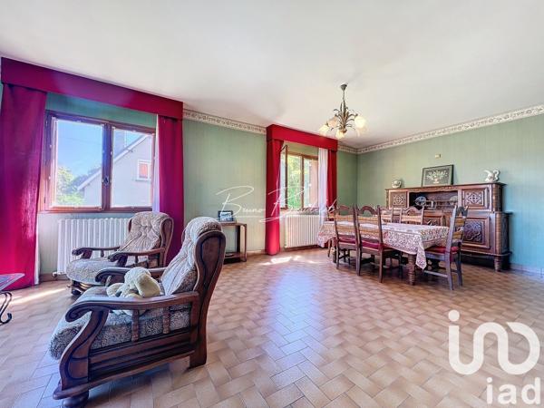 Maison traditionnelle 5 pièces de 140 m² à Vayres (33870)