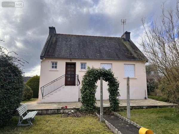 Maison à vendre à Guingamp dans les Côtes-d'Armor (22200), ref : 22064-1323