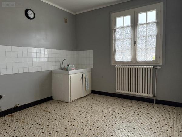 Maison à vendre à Guingamp dans les Côtes-d'Armor (22200), ref : 22064-1323