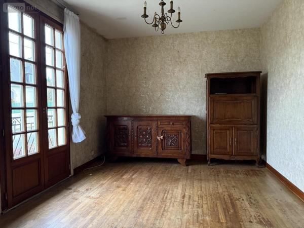 Maison à vendre à Guingamp dans les Côtes-d'Armor (22200), ref : 22064-1323