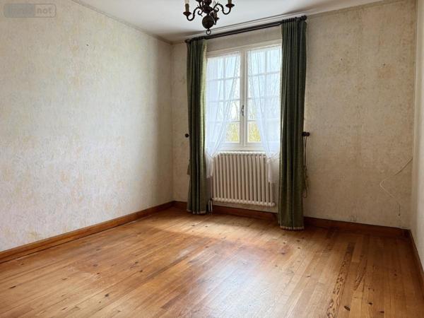 Maison à vendre à Guingamp dans les Côtes-d'Armor (22200), ref : 22064-1323