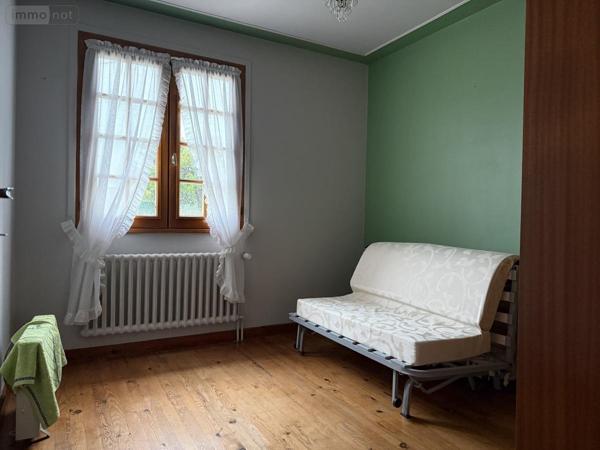 Maison à vendre à Guingamp dans les Côtes-d'Armor (22200), ref : 22064-1323