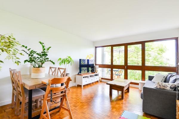 Appartement VUE SUR SEINE 262 000 € **  - Référence  2074