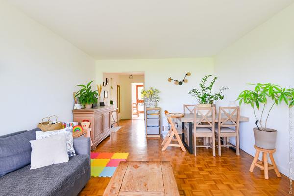 Appartement VUE SUR SEINE 262 000 € **  - Référence  2074
