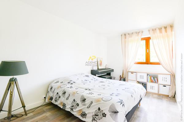 Appartement VUE SUR SEINE 262 000 € **  - Référence  2074