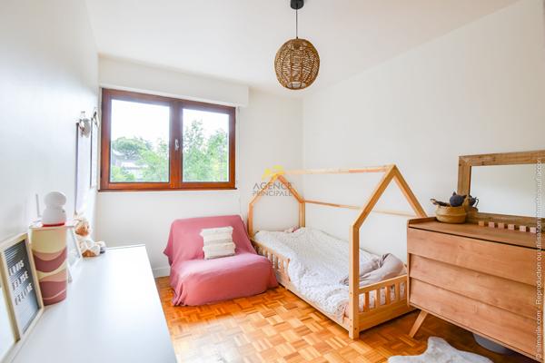 Appartement VUE SUR SEINE 262 000 € **  - Référence  2074