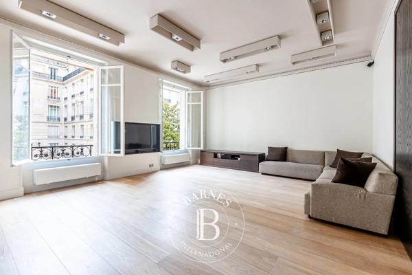 Rueil-Malmaison, Maison 5 Chambres -  500 m² à vendre