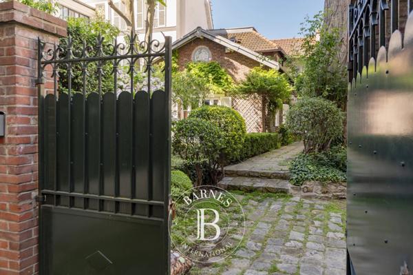 Rueil-Malmaison, Maison 5 Chambres -  500 m² à vendre