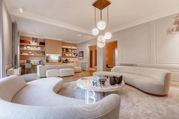 Rueil-Malmaison, Maison 5 Chambres -  500 m² à vendre