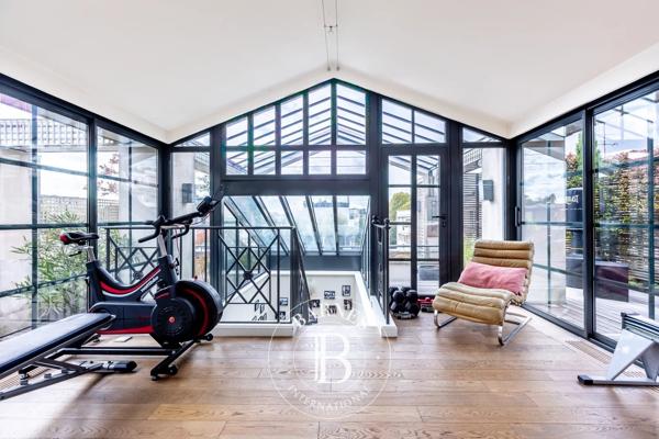 Rueil-Malmaison, Maison 5 Chambres -  500 m² à vendre