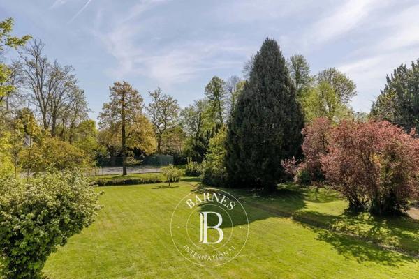 Rueil-Malmaison, Maison 5 Chambres -  500 m² à vendre