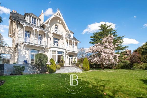 Rueil-Malmaison, Maison 5 Chambres -  500 m² à vendre