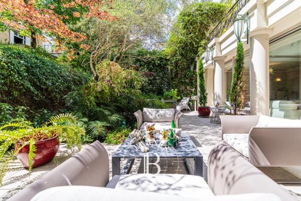 Rueil-Malmaison, Maison 5 Chambres -  500 m² à vendre