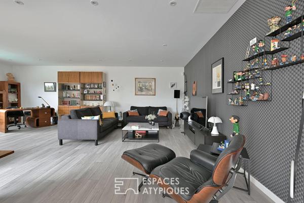 Villa contemporaine de plain pied avec piscine et vue