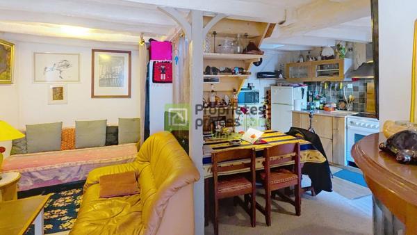 Maison de bourg. Viager occupé. BOURGUEIL