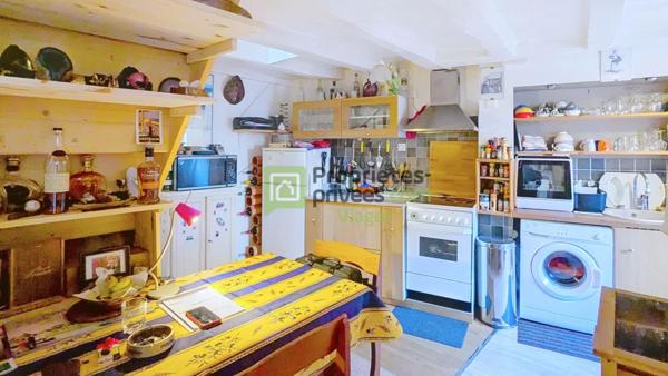 Maison de bourg. Viager occupé. BOURGUEIL