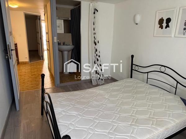 VALREAS, 84600, ANCIEN HÔTEL à rénover