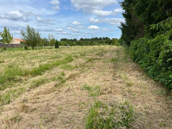 Terrain à vendre de 4 360 m² constructibles LE FOUILLOUX (17)